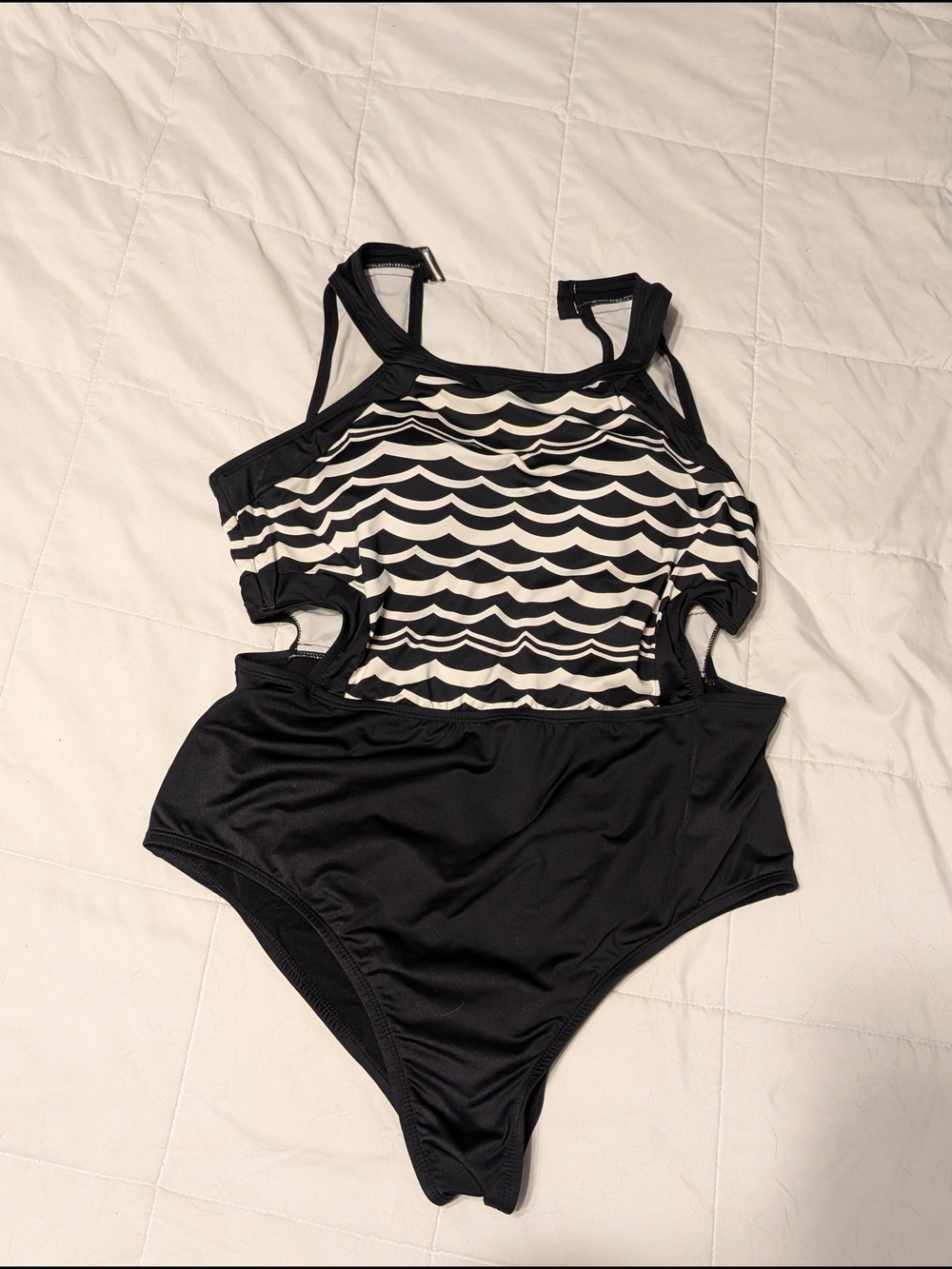Womens' Black & White Wave-Print One-Piece Swimsuit